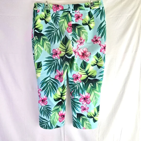 Chicos Sz 1 Perfect Stretch Mystical Blue Blossoms Floral Tropical Capri Pants - Picture 3 of 12